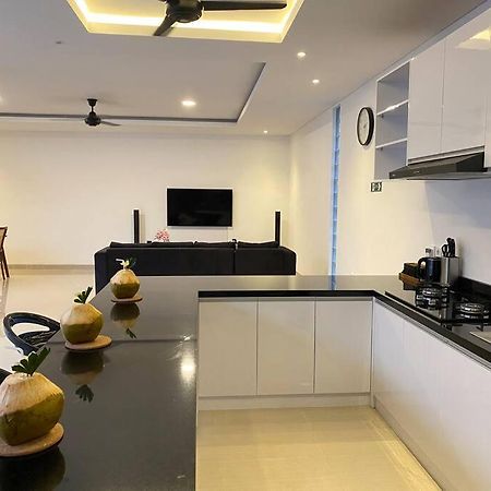 Villa Akmali Umalas 2Br With Private Pool & Jacuzzi Canggu  Exterior photo