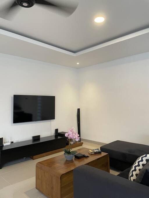Villa Akmali Umalas 2Br With Private Pool & Jacuzzi Canggu  Exterior photo