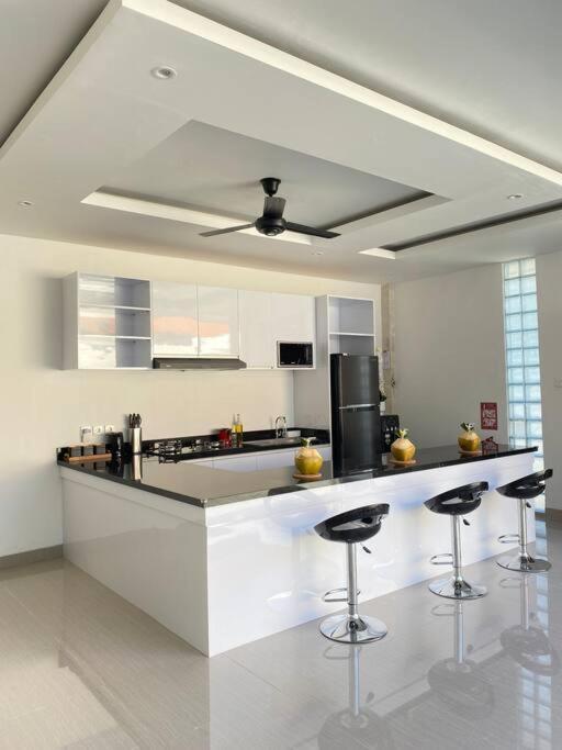 Villa Akmali Umalas 2Br With Private Pool & Jacuzzi Canggu  Exterior photo