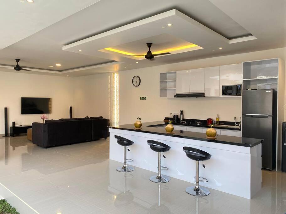 Villa Akmali Umalas 2Br With Private Pool & Jacuzzi Canggu  Exterior photo