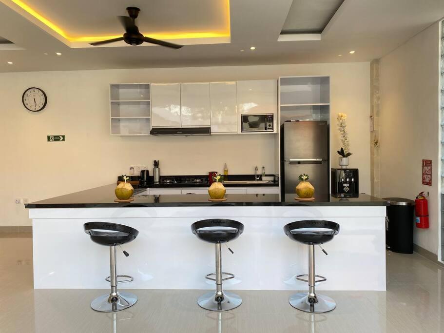 Villa Akmali Umalas 2Br With Private Pool & Jacuzzi Canggu  Exterior photo