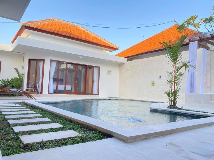 Villa Akmali Umalas 2Br With Private Pool & Jacuzzi Canggu  Exterior photo